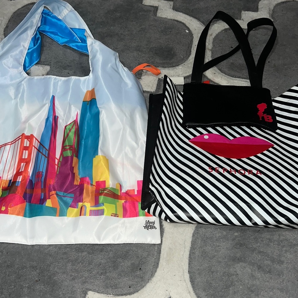 Bundle of totes